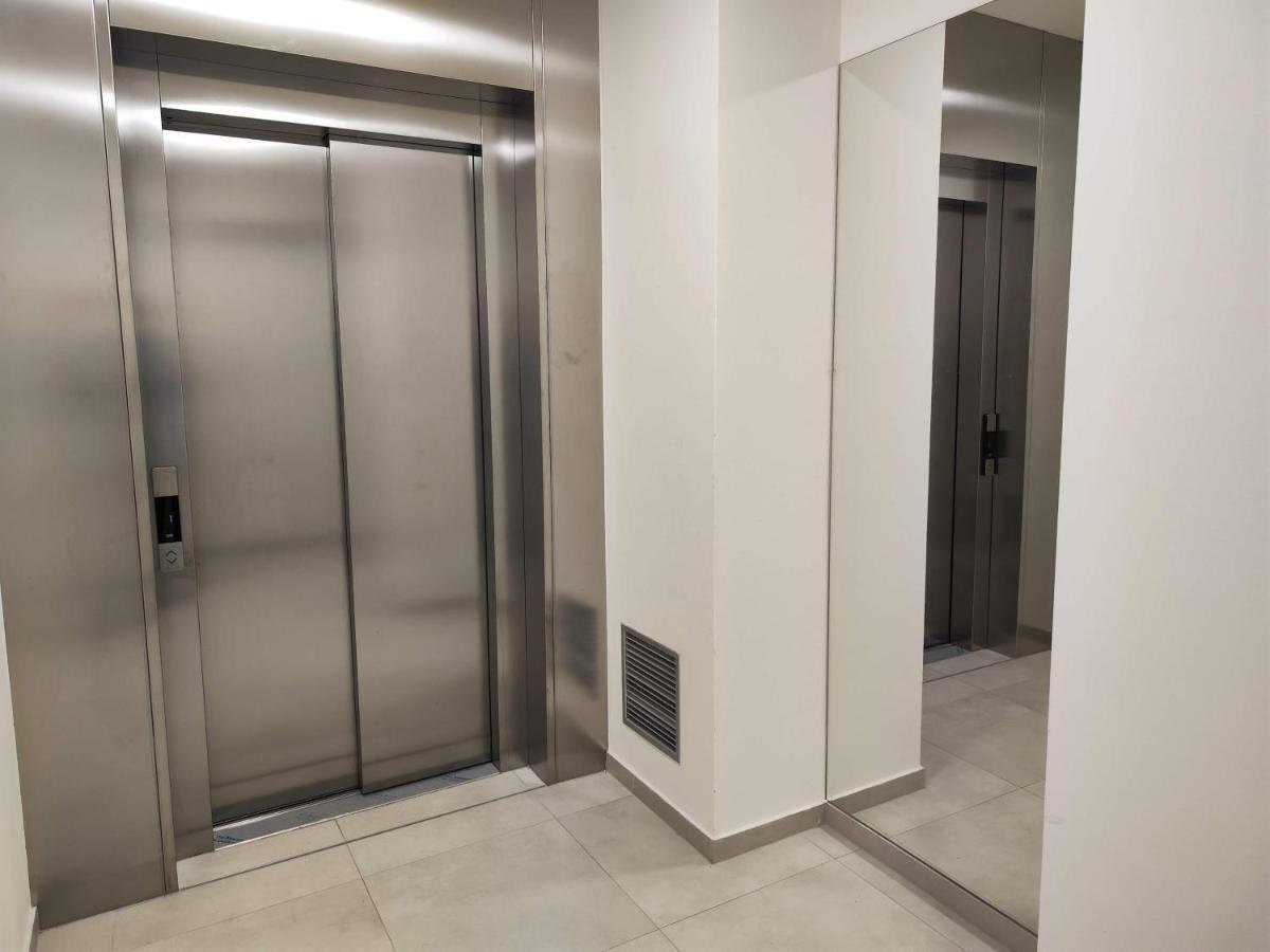 Yarn - Brand New - Free Parking - Balcony With City View - Central Shopping Mall Bratislava Esterno foto